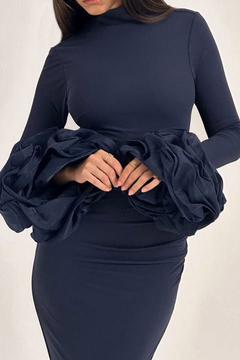 Florentine Embellished Maxi Dress by Luxe Lane | from Luxe Lane | SKU:  | Barcode:  | Options: Navy blue S | Moda kadınlar Lady Chic Bodycon elbise Robe De soirflowers Maxi zarif uzun parti abiye ile çiçekler kollu